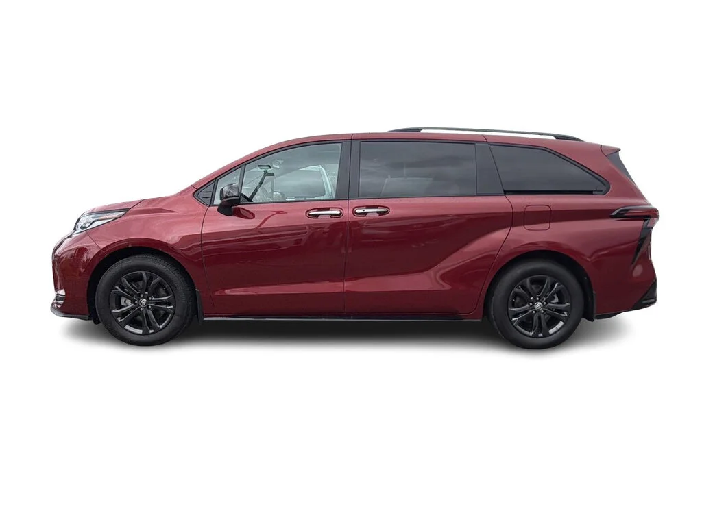 Used 2025  Toyota Sienna XSE AWD 7-Pass Dilawri Certified image 8