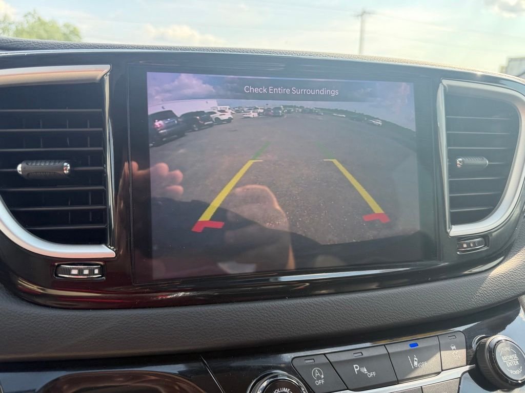 Used 2023 Black Chrysler Touring L image 3
