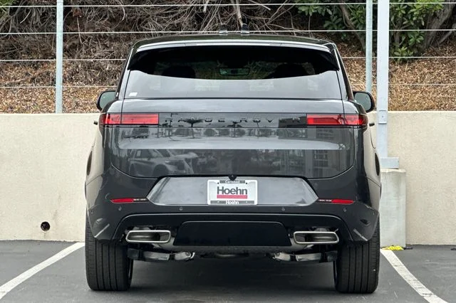 New 2026 Carpathian Grey Land Rover Dynamic SE image 4