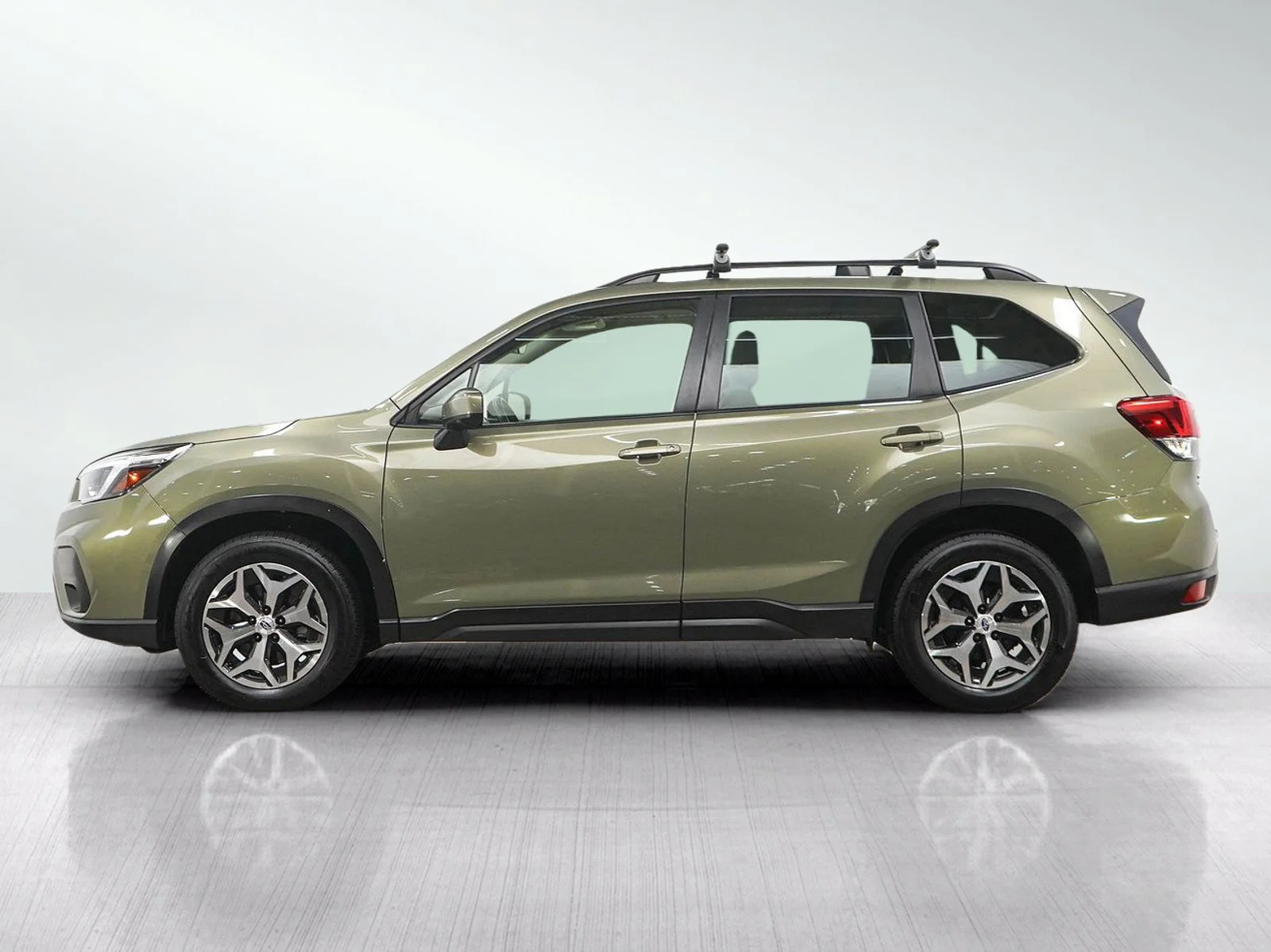 Used 2021 Subaru Forester Premium with VIN JF2SKAFC2MH463714 for sale in Roseville, Minnesota