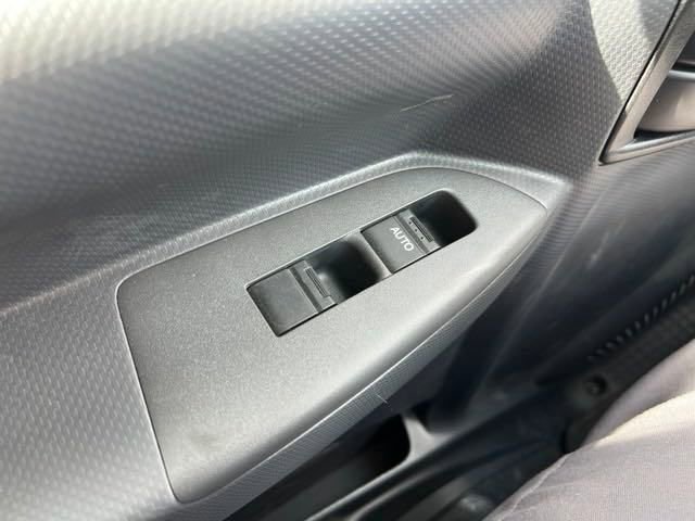New 2024 Arc White Chevrolet MEDIUM ASH GRAY image 25