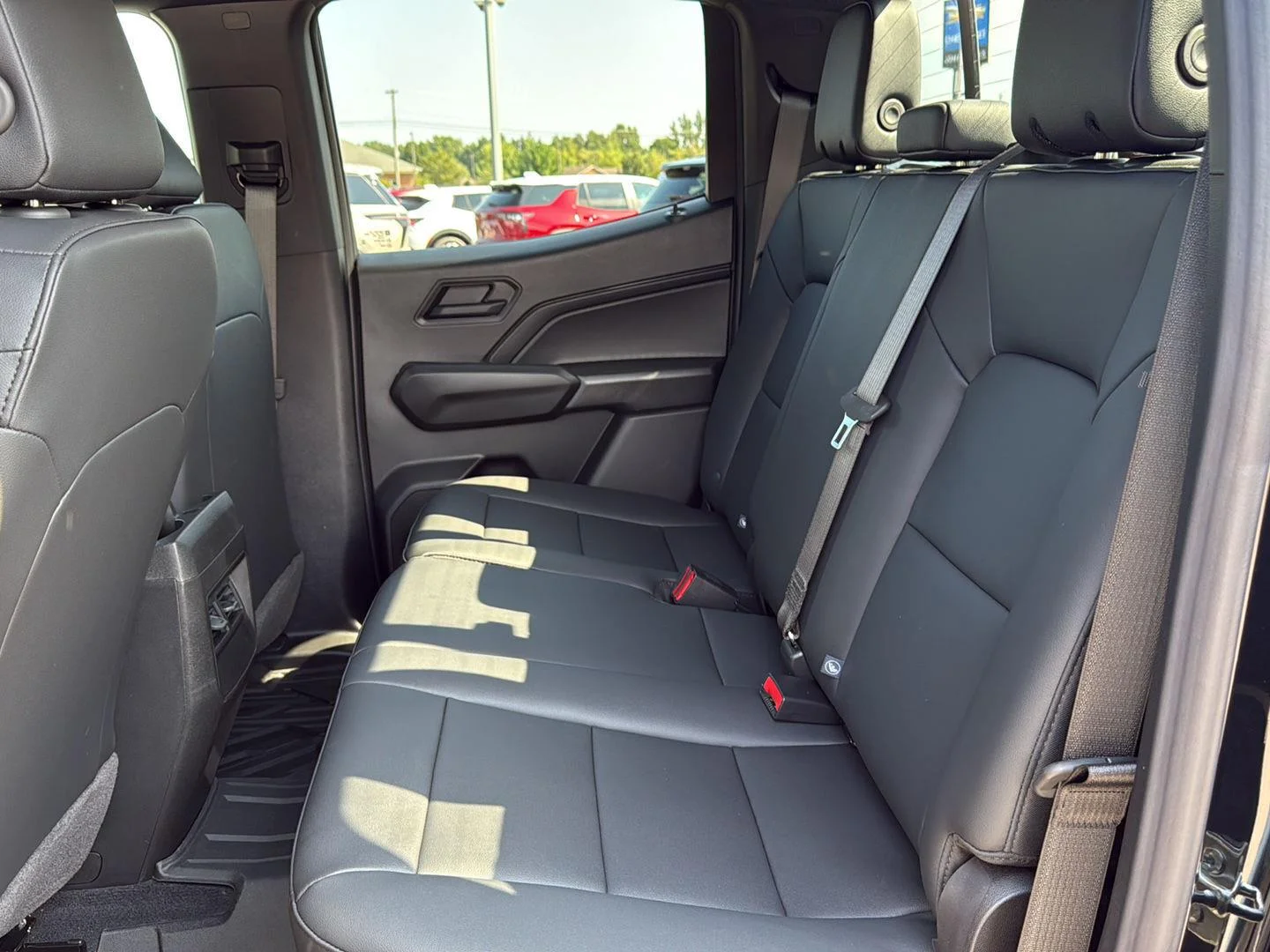 2026 Chevrolet Colorado Trail Boss - Photo 12