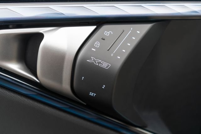 New 2026 Arctic Race Blue metallic BMW 30 xDrive image 21