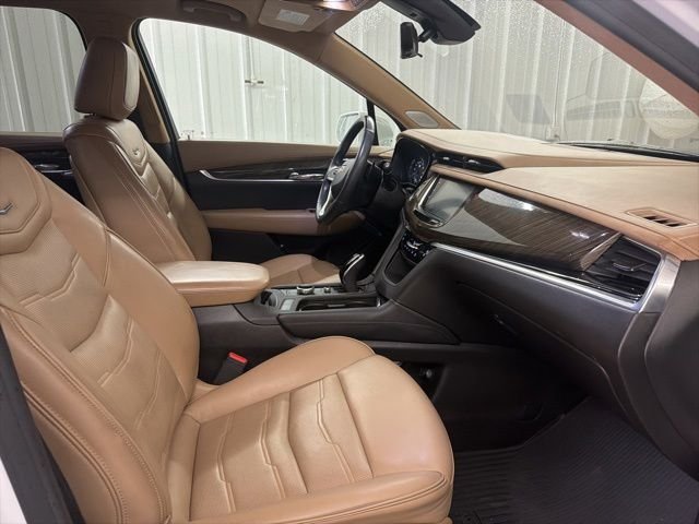 Used 2020 Crystal White Tricoat Cadillac Premium Luxury image 17