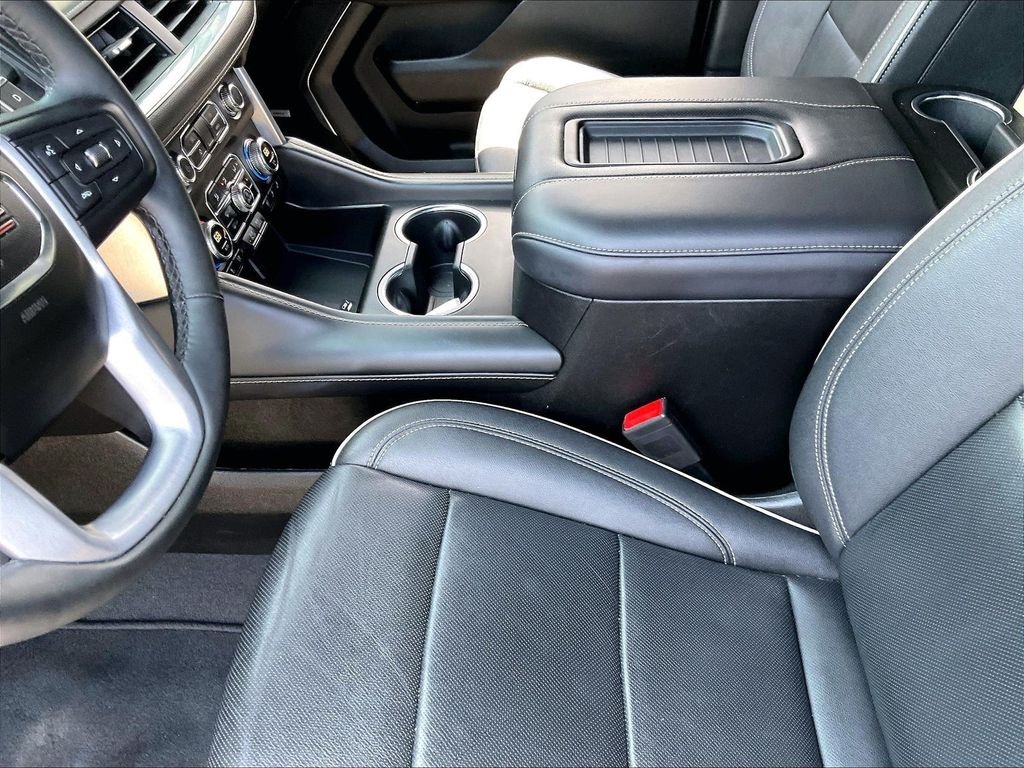 Used 2023 White GMC SLT image 21
