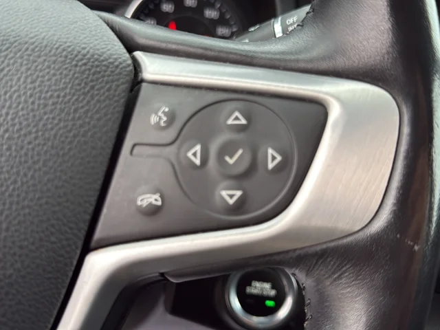 Used 2022 Blue GMC SLT image 37