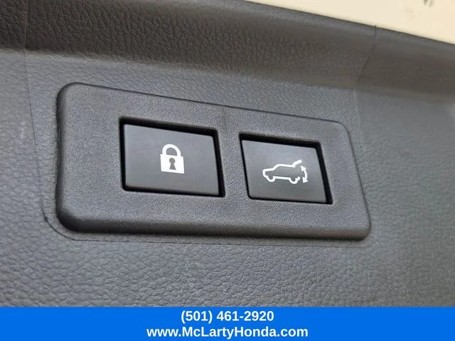 Used 2021 Crystal White Pearl Subaru Limited image 16