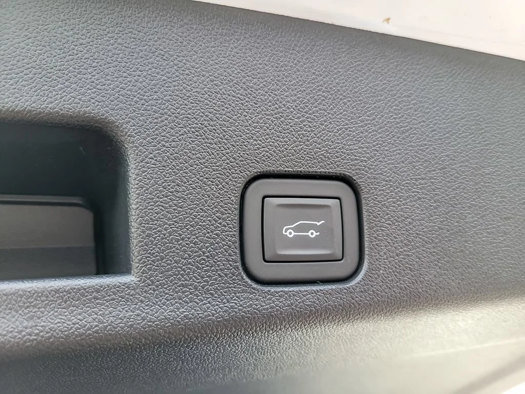2026 GMC Acadia Denali - Photo 19