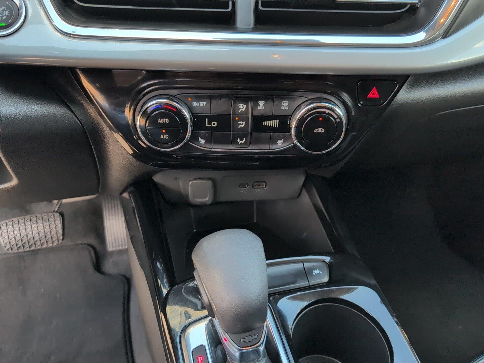 Used 2025 Summit White Chevrolet LT image 24