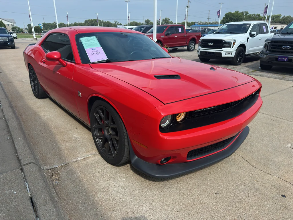 Used 2016 Torred Clearcoat Dodge R/T Scat Pack image 30