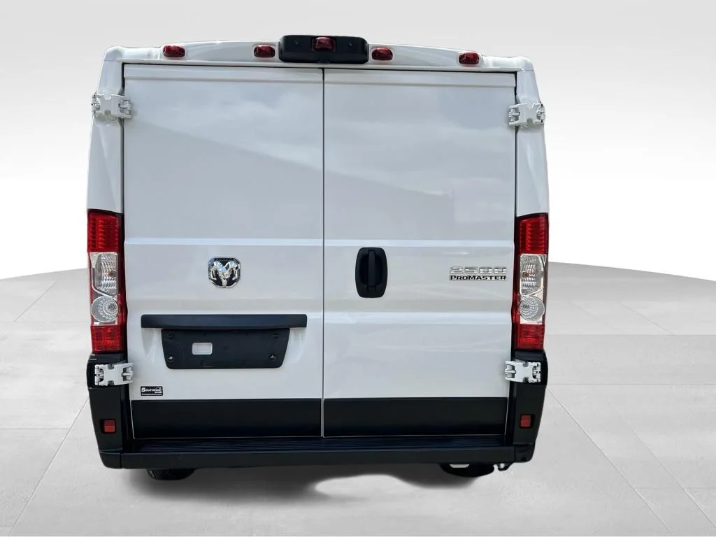 Used 2025 White Ram Base image 4