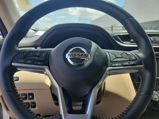 Used 2018 White Nissan SV image 20