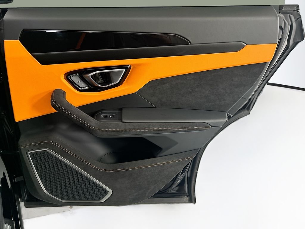 Used 2023 Nero Noctis Metallic Lamborghini S image 26