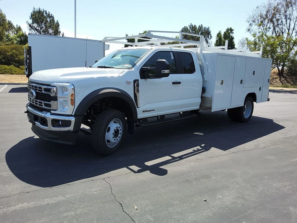 New 2026 Oxford White Ford XL image 3