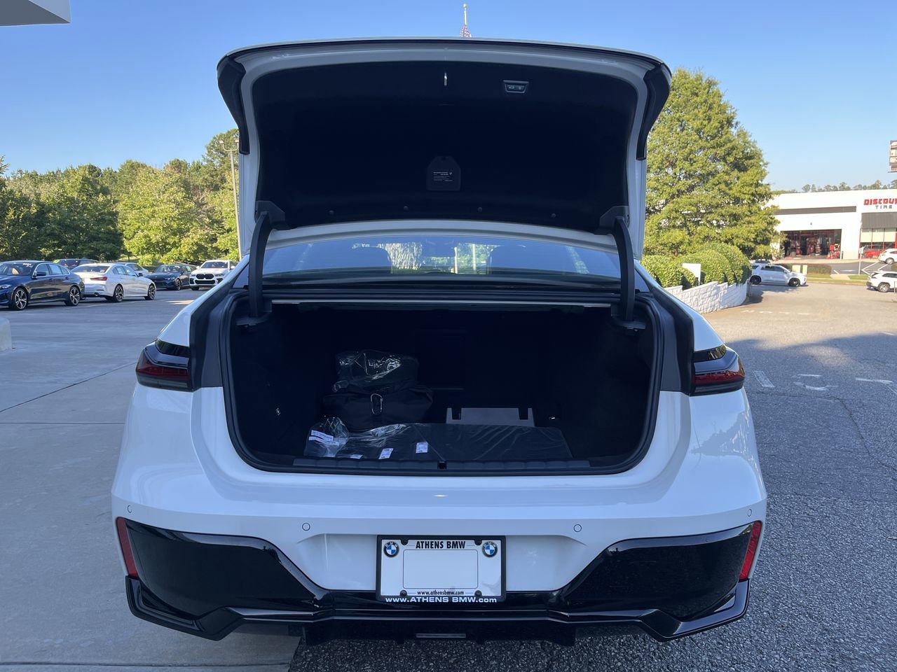 2025 BMW i7 50 - Photo 33