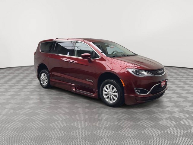 Used 2018 Velvet Red Pearlcoat Chrysler Touring Plus image 29