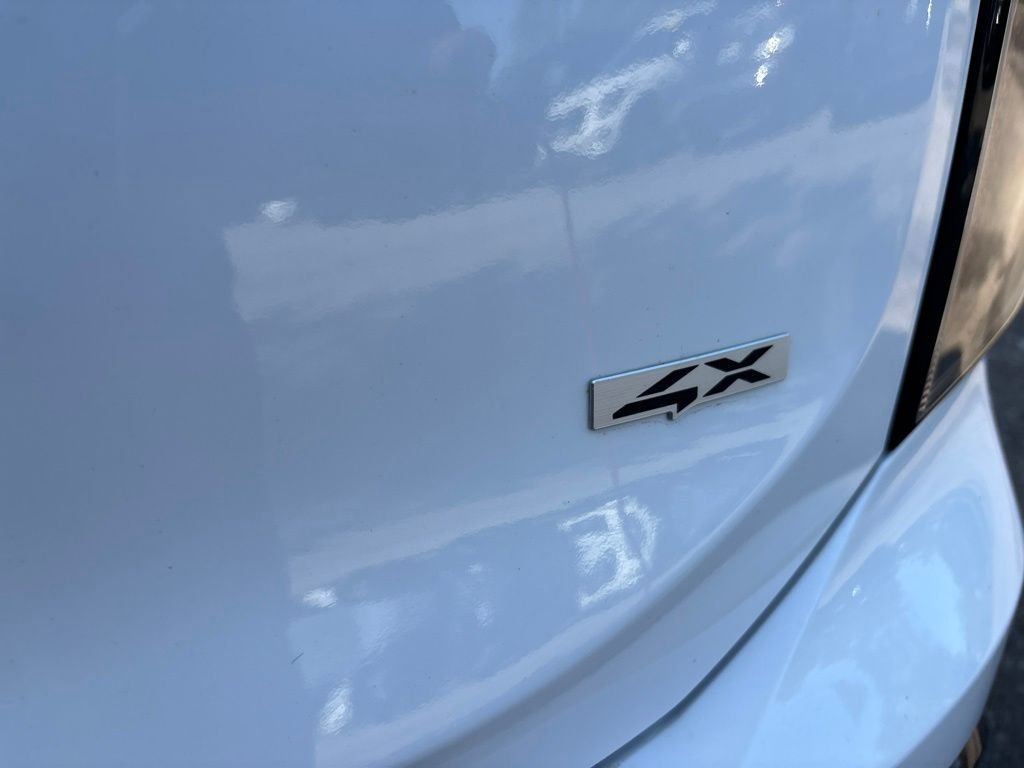 Used 2025 White Kia SX-Prestige image 31