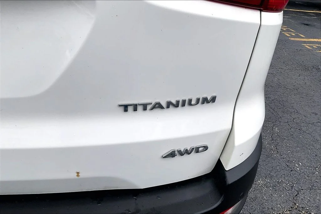 Used 2018 Diamond White Ford Titanium image 7