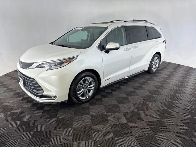 Used 2021 White Toyota Platinum image 5
