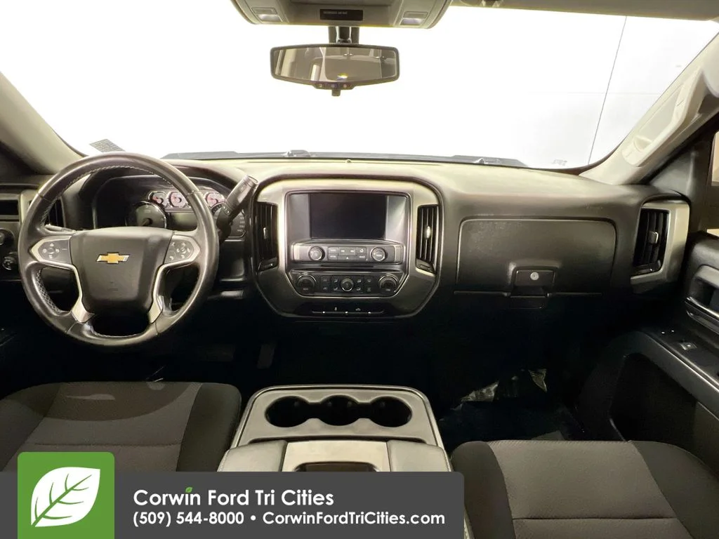 Used 2017 White Chevrolet LT image 26