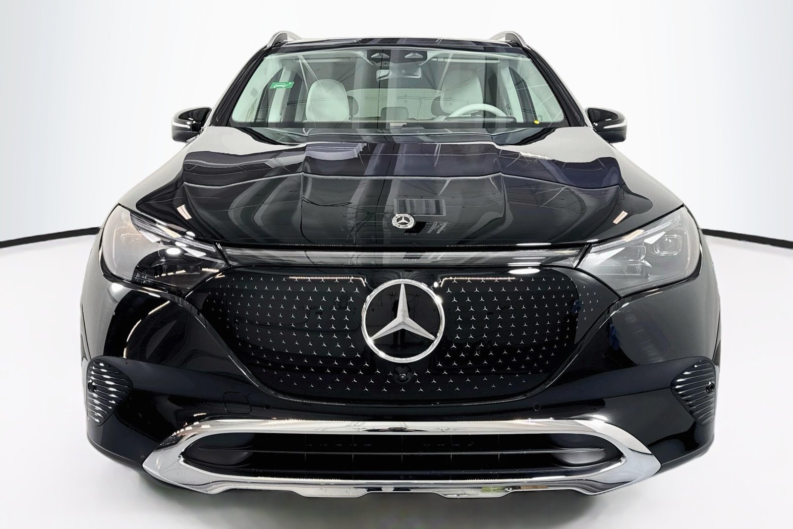 New 2027 Black Mercedes-Benz EQE 320+ image 2