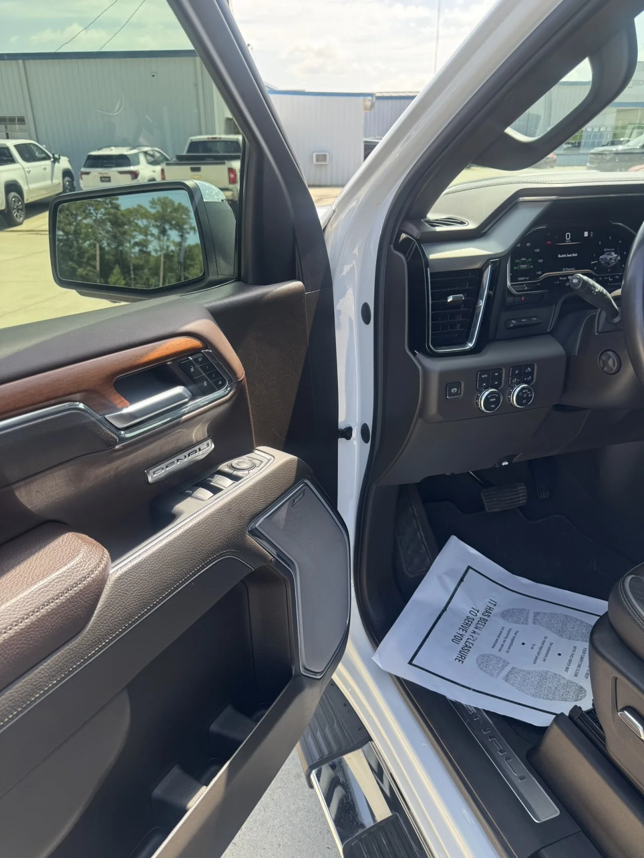 Used 2023 SUMMIT WHITE GMC Denali image 12