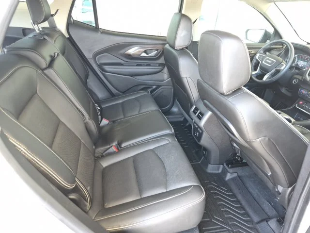 Used 2018 Silver GMC Denali image 23