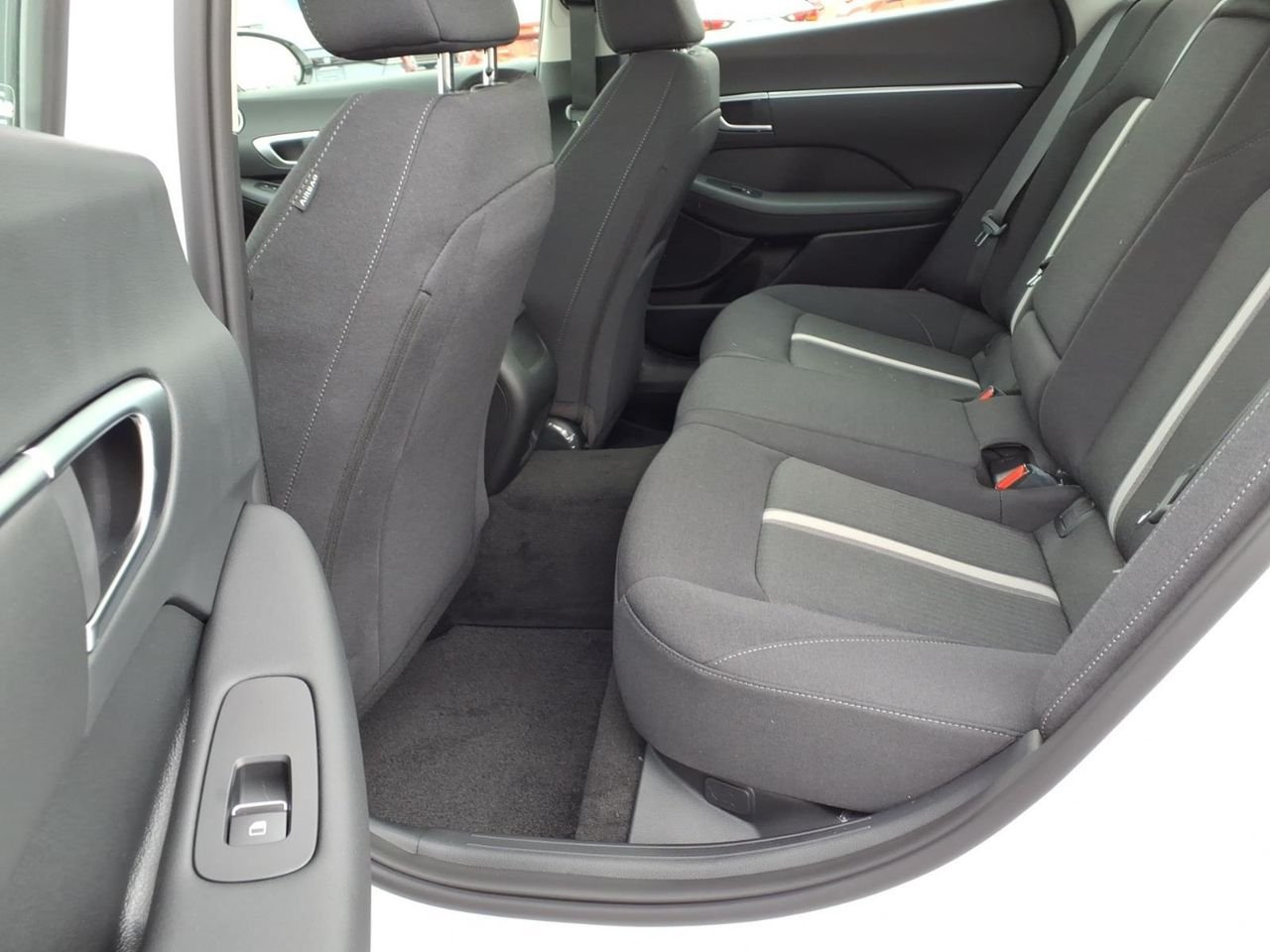 New 2026 Serenity White Pearl W6h Hyundai SEL Sport image 4