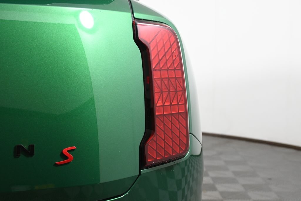 New 2026 Green MINI Iconic image 13