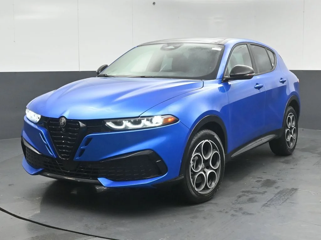 New 2026 Misano Blue Metallic Exterior Paint Alfa Romeo Base image 3