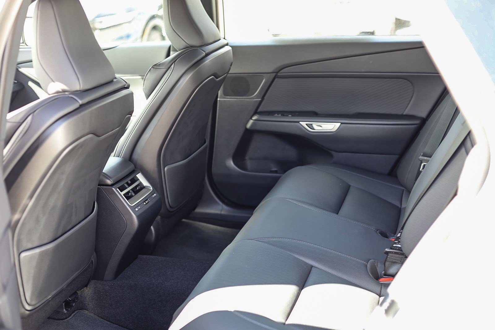 New 2026 Iridium Lexus ES 500e PREMIUM AWD image 26