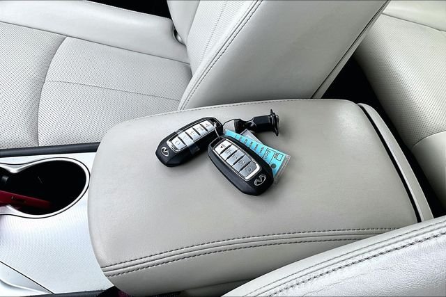 Used 2023 Black INFINITI LUXE image 11