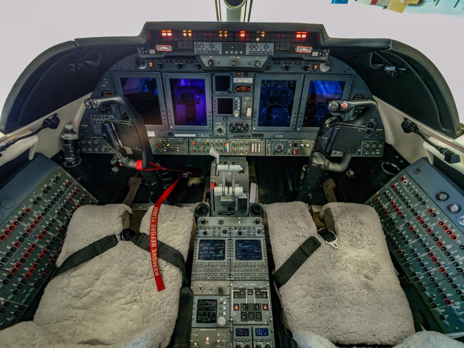 Used 2009 White LEARJET XR image 28