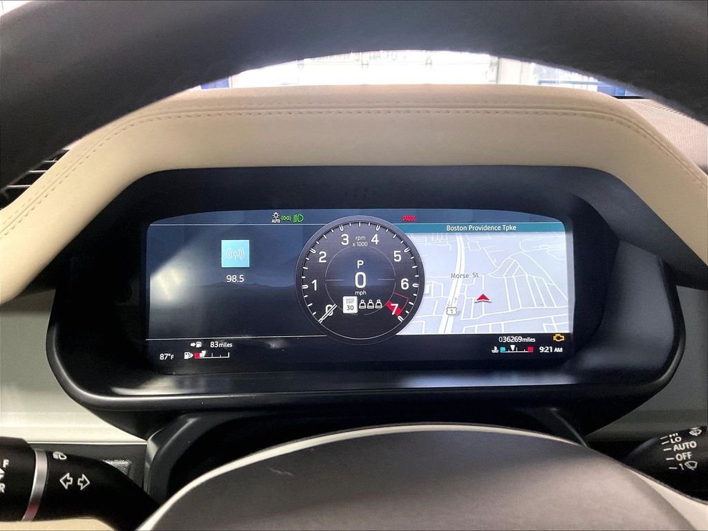 Used 2020 Green Land Rover SE image 25