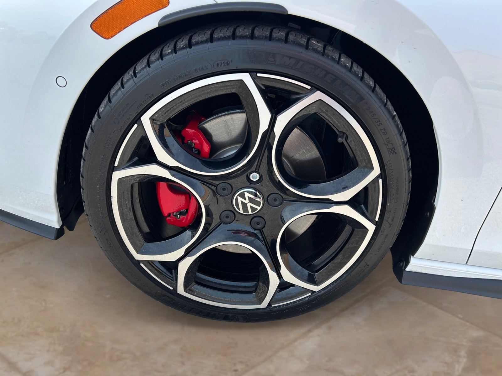 Used 2025 White Volkswagen Autobahn image 27