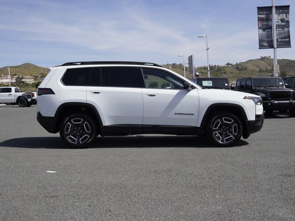New 2026 Bright White Clear-Coat Exterior Paint Jeep Laredo image 2