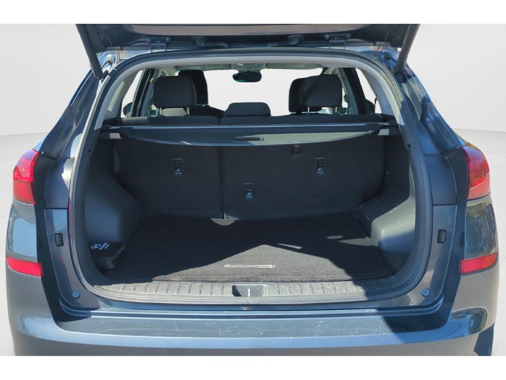 Used 2019 Blue Hyundai Sport image 9