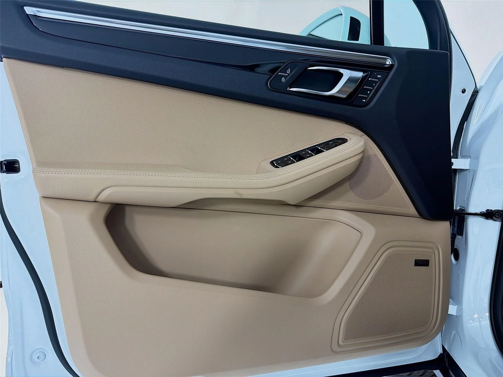 2026 Porsche Macan S - Photo 6