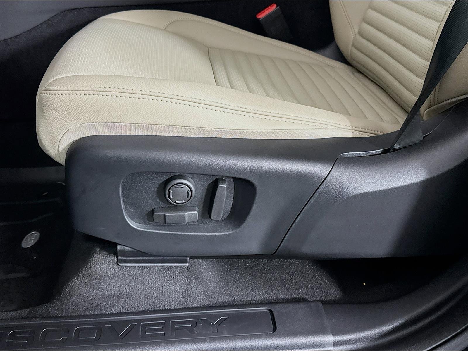 Used 2025 Blue Land Rover S image 22