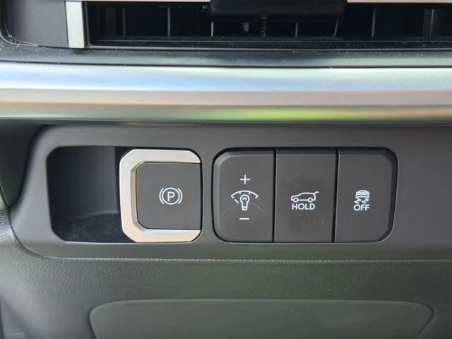 Used 2026 White Hyundai SEL image 30