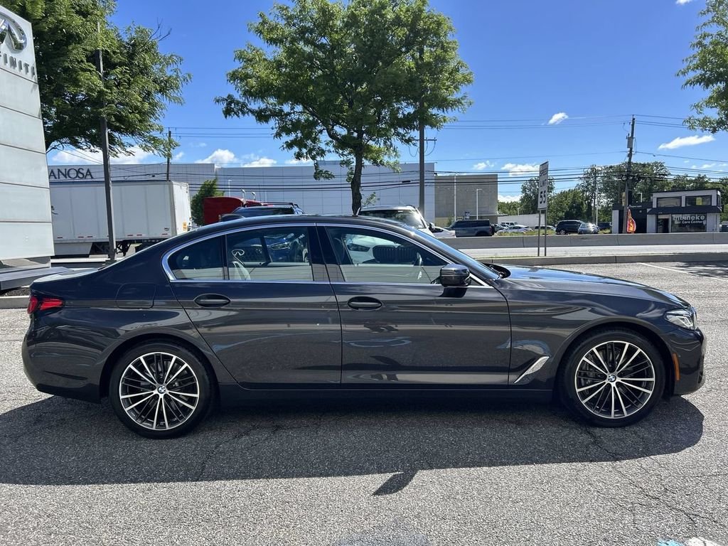 Used 2023 Dark Graphite BMW 540i xDrive image 9