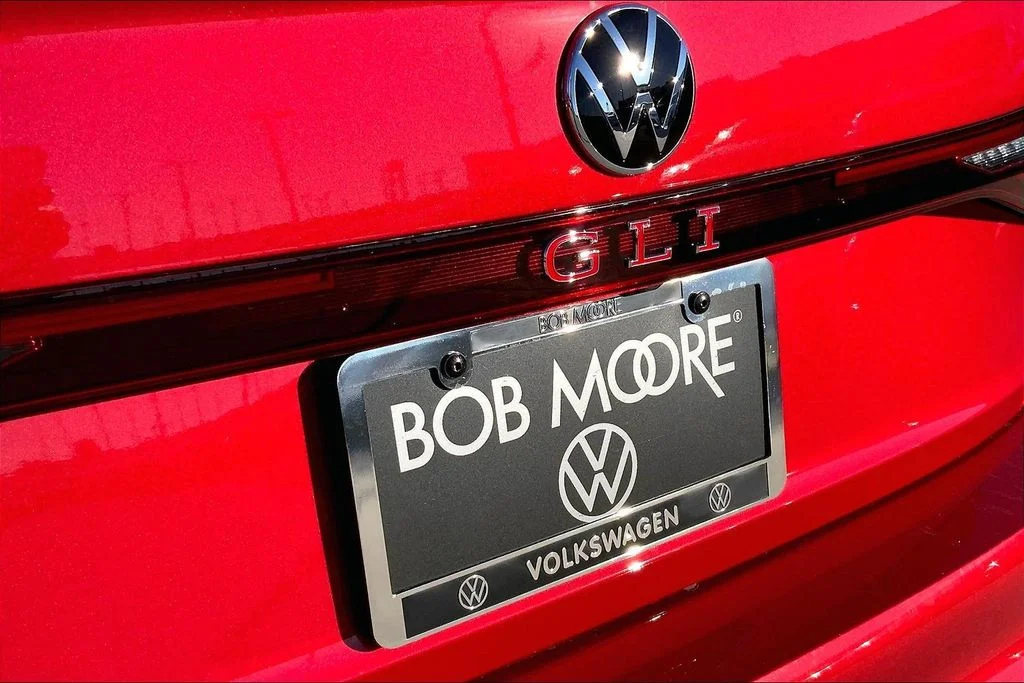 New 2026 Kings Red Metallic Volkswagen 2.0T Autobahn image 9