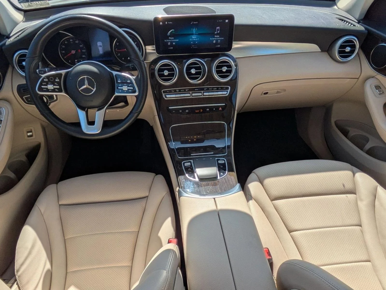 Used 2022 Polar White Mercedes-Benz GLC 300 image 17