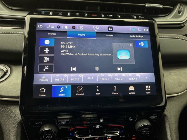Used 2023 Diamond Black Crystal Pearlcoat Jeep 4X4 image 20
