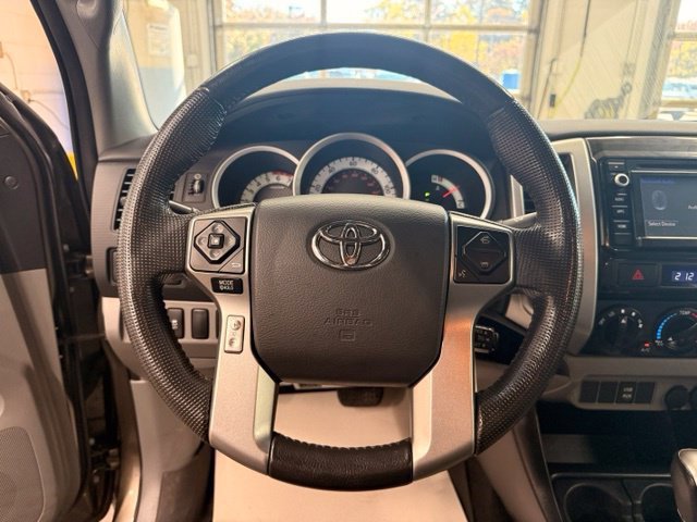 Used 2014 Tan Toyota DOUBCAB image 14