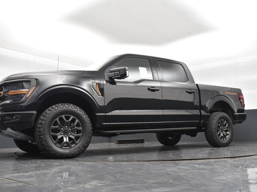 New 2026 Agate Black Metallic Ford Tremor® image 28