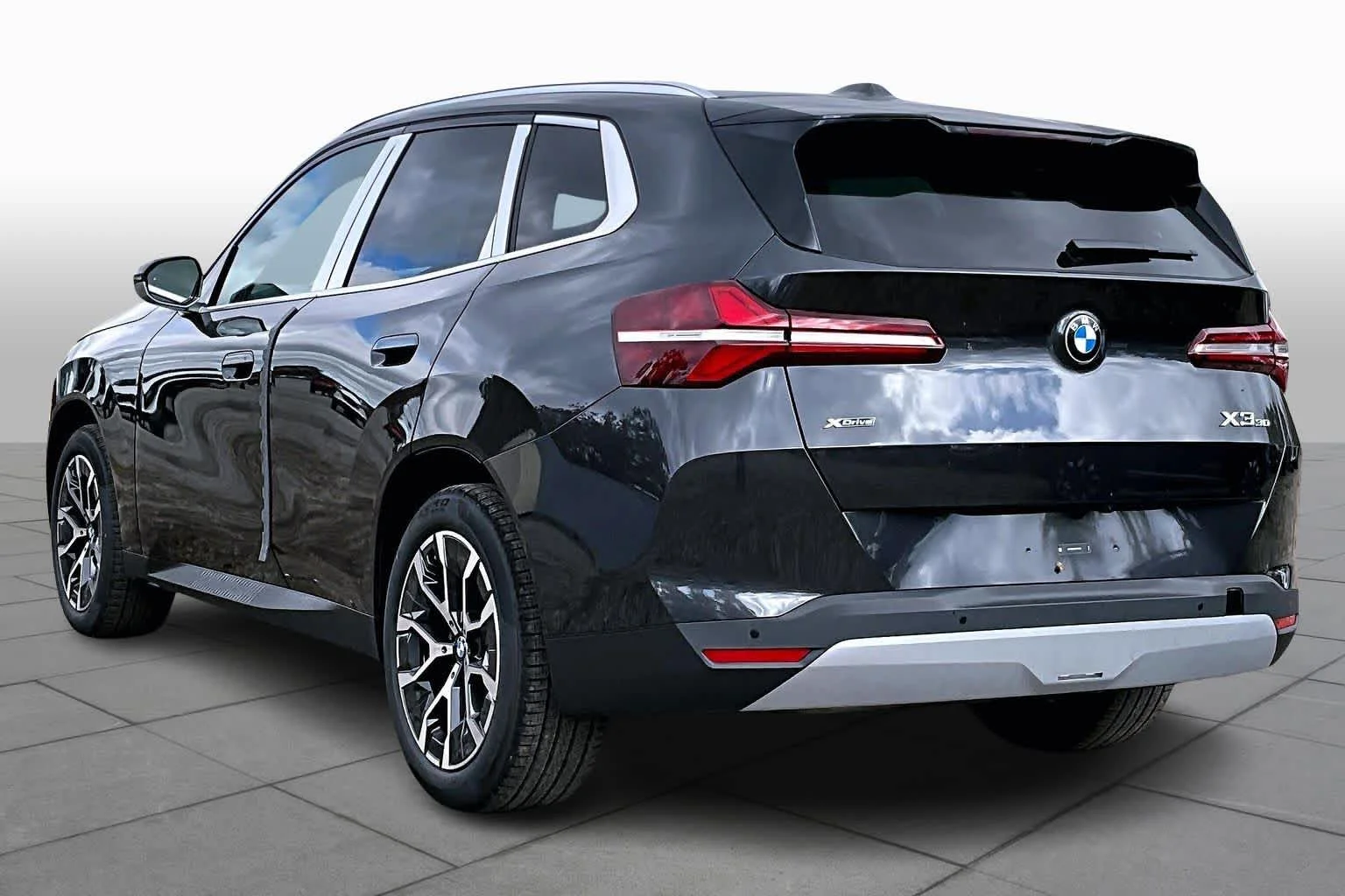New 2026 Dark Graphite Metallic BMW 30 xDrive image 3
