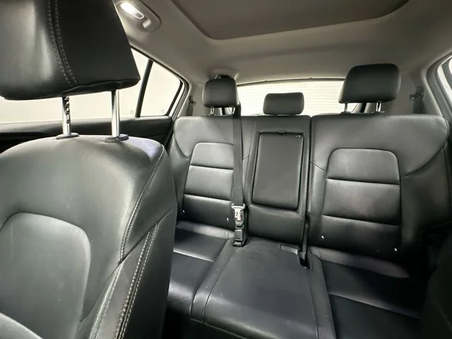 Used 2017 White Kia EX image 25