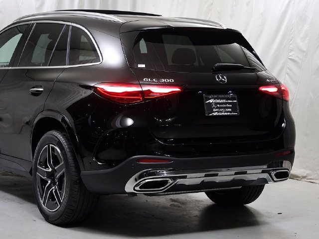 New 2027 Black Mercedes-Benz GLC 300 image 8