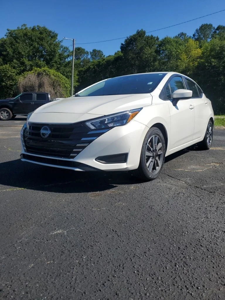 2025 Nissan Versa 1.6 SV CVT's photo